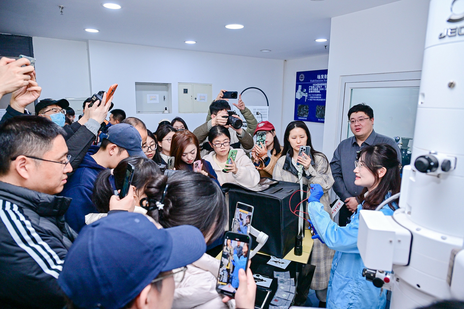 片上视觉脑机接口：开启神经修复新未来片上视觉脑机接口作为脑机接口新方向，将视觉类