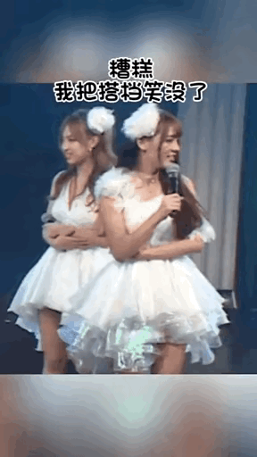 本来还好好的，就因为大笑了一下，人都被吓跑了。