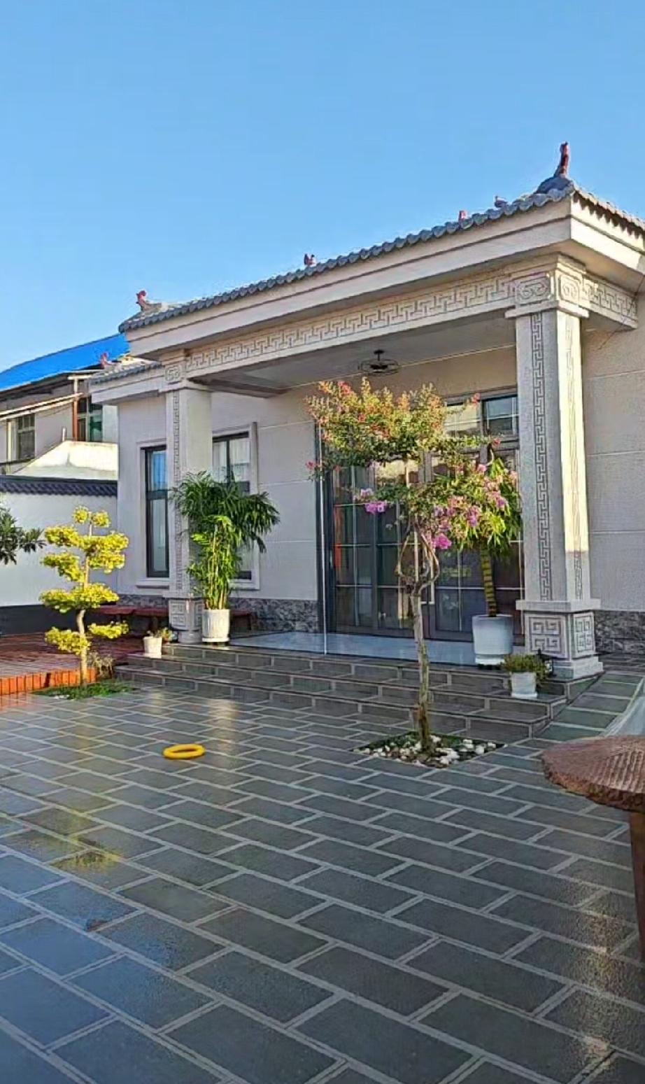 这样的别墅带劲不带劲？如果退休后回农村盖了这样一栋大别墅，亲戚来了多有面？在