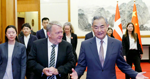 中丹谈妥格陵兰问题有解万万没想到！格陵兰这块冰疙瘩竟然