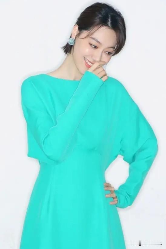 晒图笔记大赛陪睡上位、私生活混乱？央视主持人王冠，从来不像表面那么简单！王冠美的