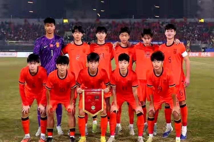 U17国少输球，大家都在吵什么？其实很简单，看看我们的选人。吕孟洋在西班