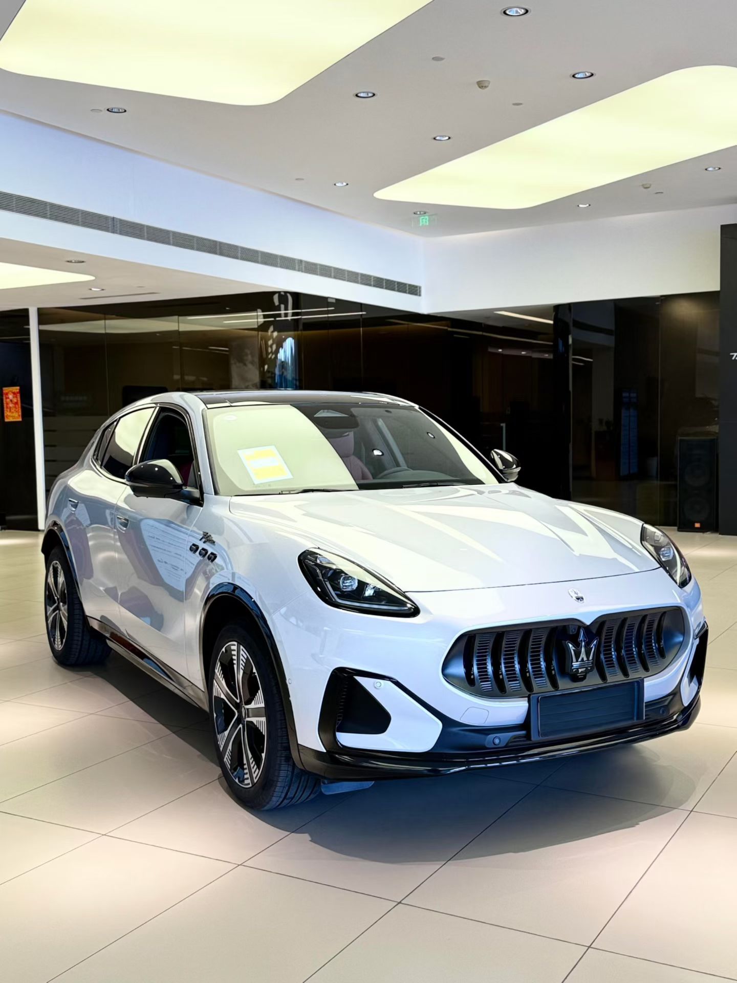 销售直言不建议买35万玛莎拉蒂玛莎拉蒂只生产了这一批纯电版格雷嘉，因为一直压着库