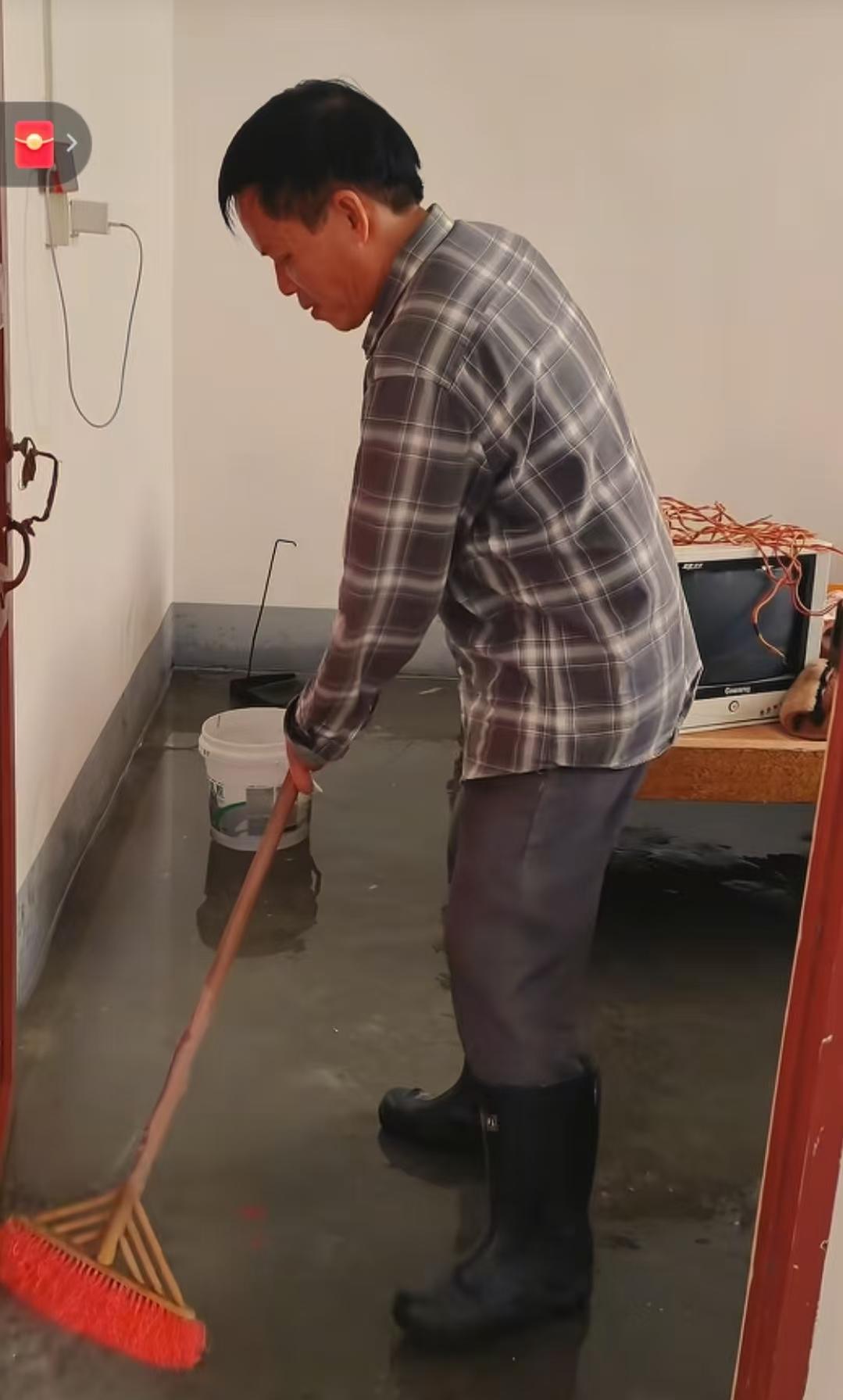 我预料到了寻子30年的梁叔夫妇，因为穷可能不会办认亲宴了也预料到了有人可能会帮