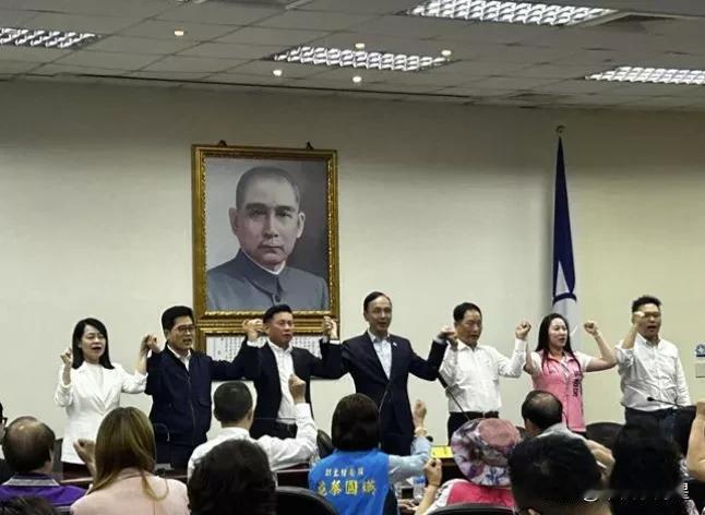 台湾所谓“国民党主席”朱立伦今天表示，“赖清德对内斗争，对外无能，除了家暴，一事