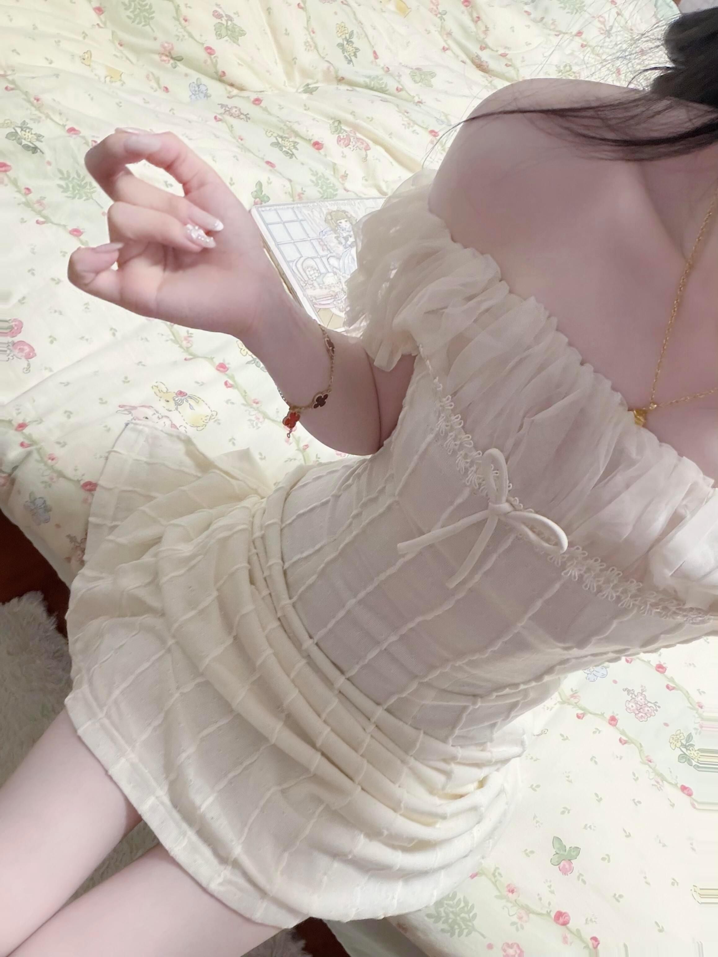 月光奏鸣曲挤进我的法式小裙子