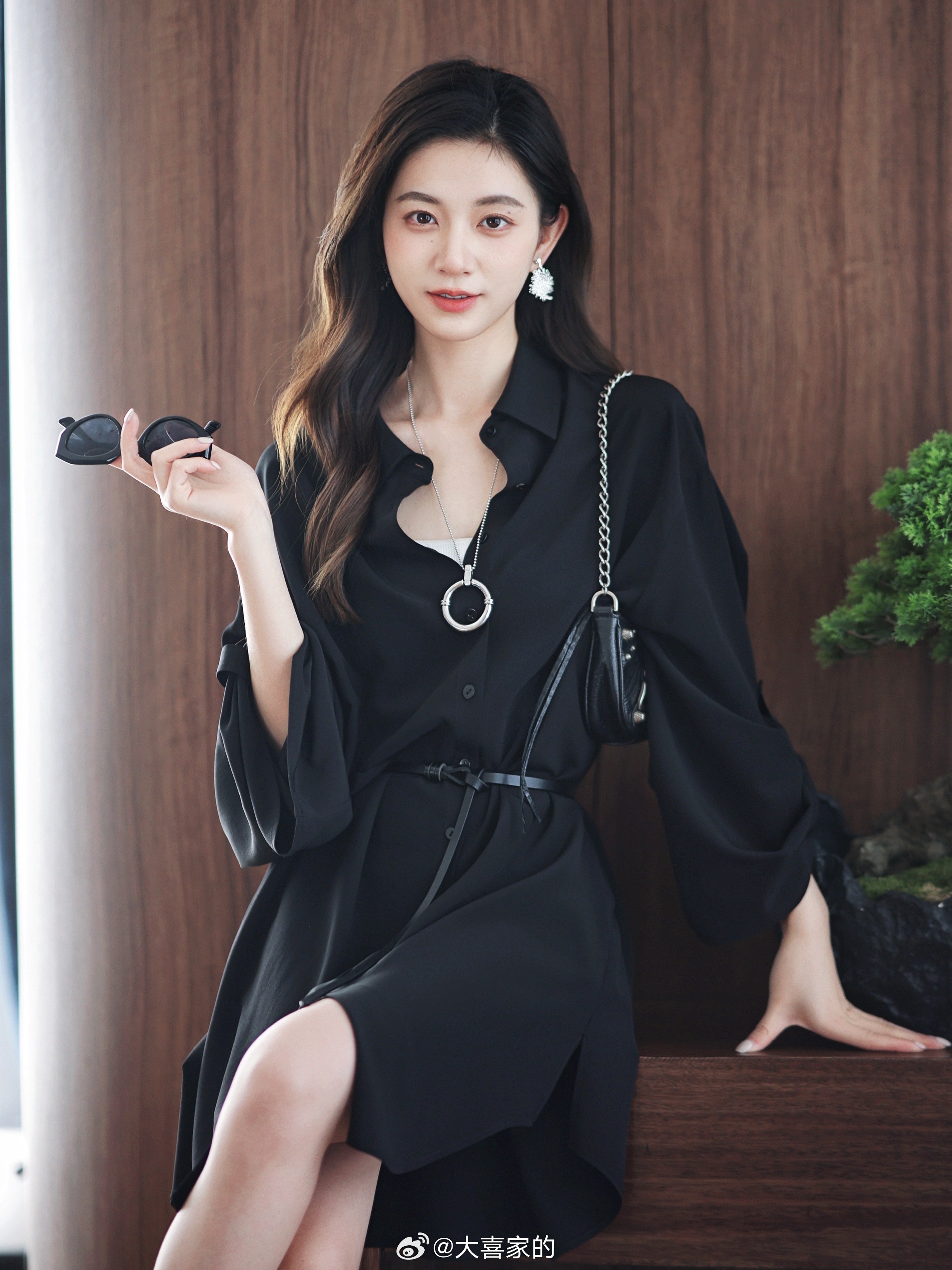 Allblack🕶️优雅永不褪色！23姆米100真丝重绉质感贼牛的衬衫裙可