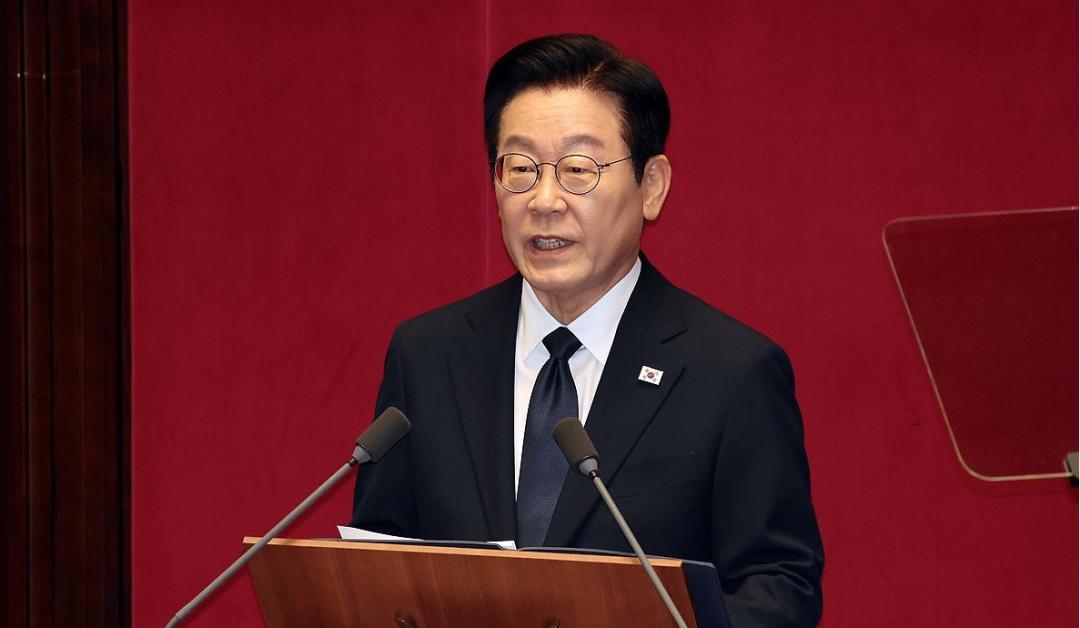 很多人不知道，尹锡悦原本没打算让检察官共和国这么快就翻车。按照他的计划，应该是用