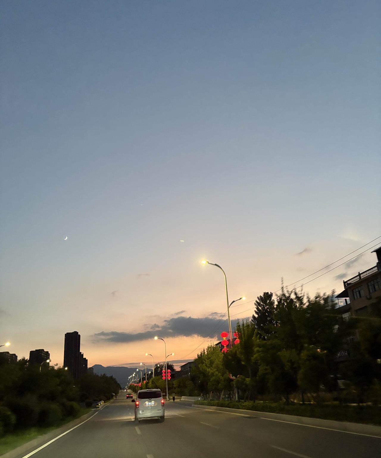 发现没，在单位，一个人也可以把工作干好，但是想长远地一直干好，就离不开同