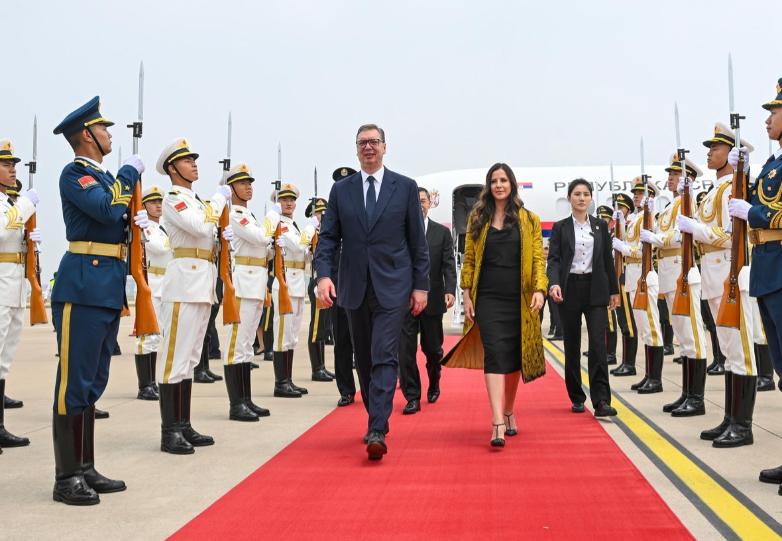 小国生存天花板！武契奇低调访华，把大国博弈玩成精准获利🌞真正懂治国的小