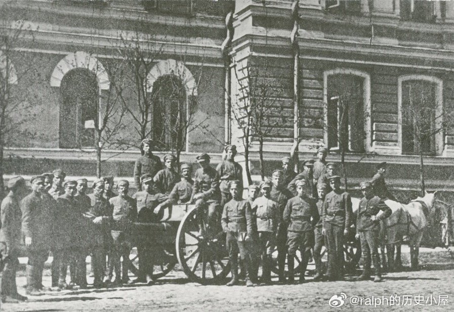 1920年红军西方面军步兵第52师炮兵演习，该师1918年8月3日组建，原为西步