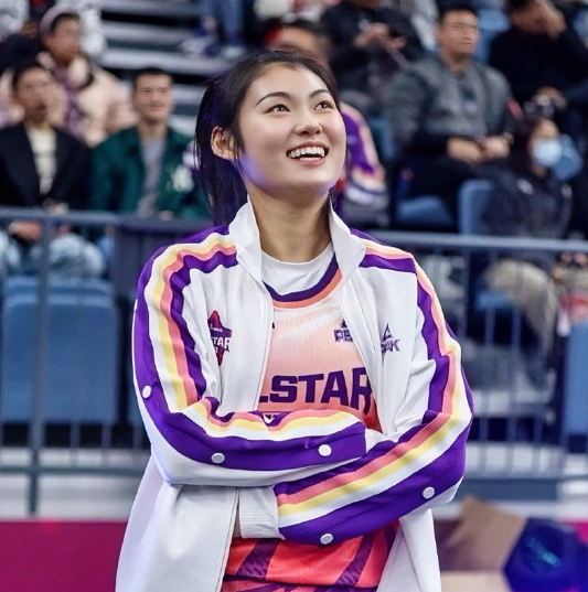中国女篮国家队即将迎来六位新秀一、中锋：张子宇（身高2米23，进攻手段丰富）