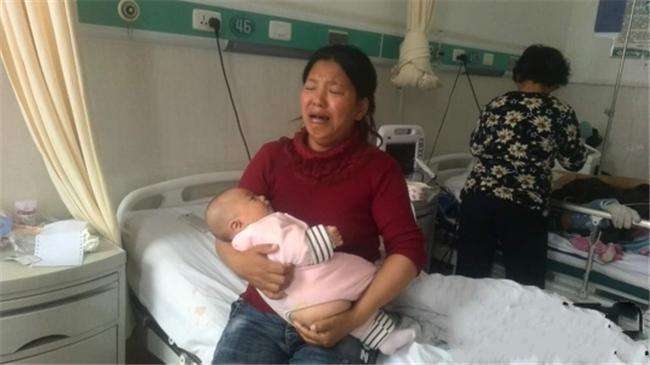 宝妈让孩子和婆婆睡, 次日头上鼓包, 出现发烧呕吐症状
