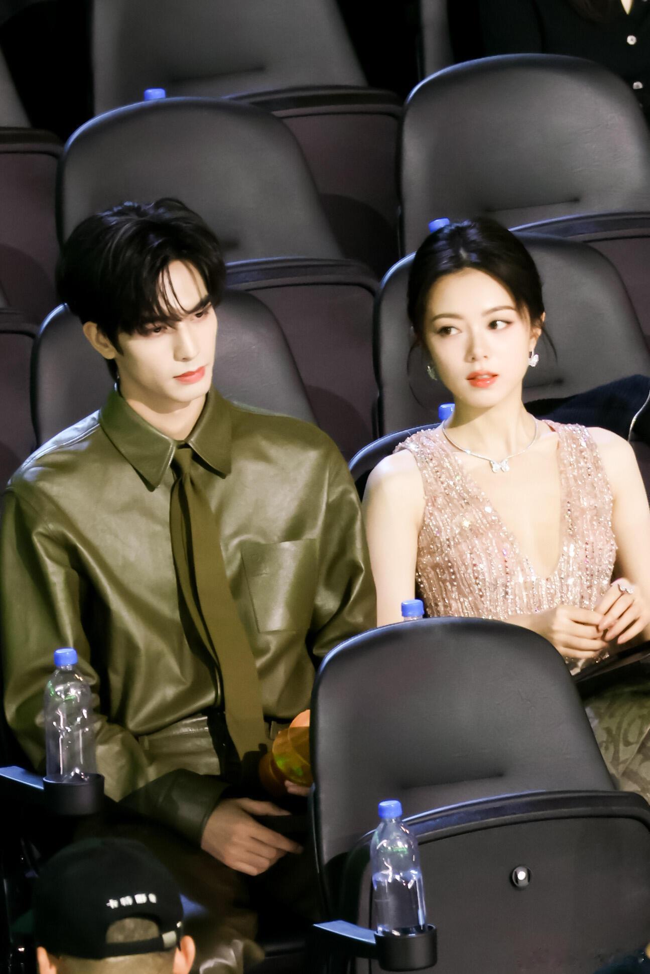 林屿森陪聂曦光重读三体你的赛博读书搭子已上线微小说大赛你沉迷刘慈欣的宇宙，我便陪