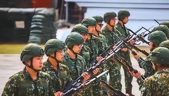 台军这次摊上大事了，而且事情严重到想压都压不下去！别人买炸药找军工厂，台军偏