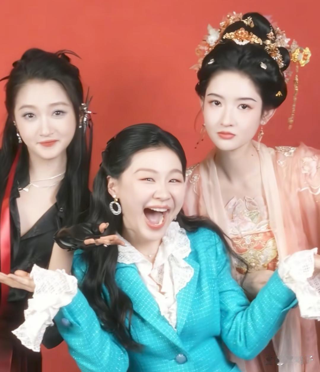 北京卫视春晚，金靖往台上一站，底下的人愣了。她以前什么样？长相平平无奇。一