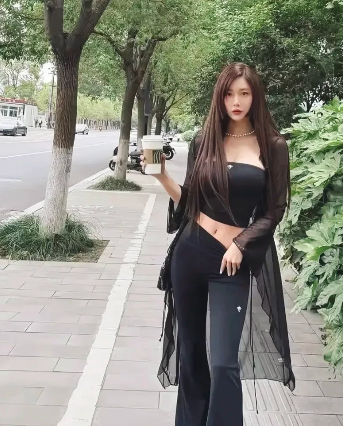 世上如果有后悔药，想必许多人都愿意吃吧？赵姑娘，曾经高挑秀丽。学习嫌苦，