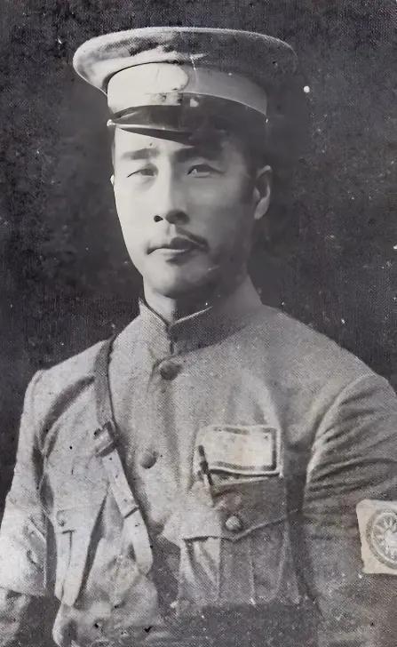 韩复榘身中七弹倒地，蒋介石怒斥戴笠：不要打他的头，你咋办的事1938年1月2