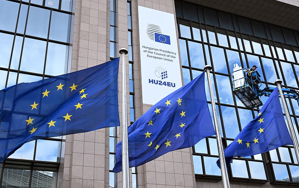 欧洲瓜分俄罗斯海外资产，结果搬石砸脚，信誉评价或被下调12月17日，国际评级