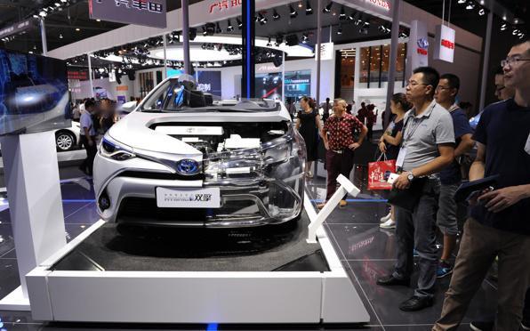 ☁2010年，马斯克拜访丰田章男，希望这位前辈能投资特斯拉。于是丰田用50