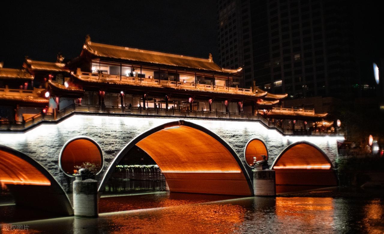 很多人讨论未来中国最有潜力的城市时，会优先想到北京、上海、深圳、广州。但如果换一