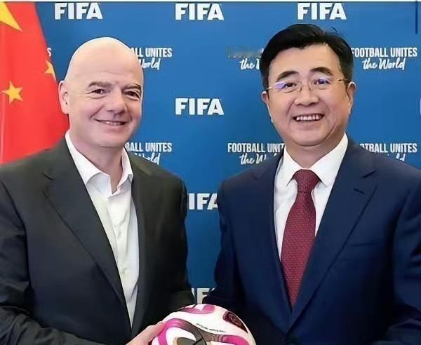 国际足联万万没想到，本来以为可以“拿捏”央视，却踢到了铁板！连英国那边都卖了3亿