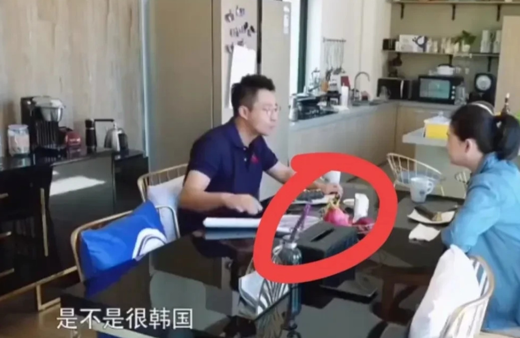 不是我说，这个时候俩人已貌合情离了吧！大S对着汪小菲一句一个韩国，“你去过韩国
