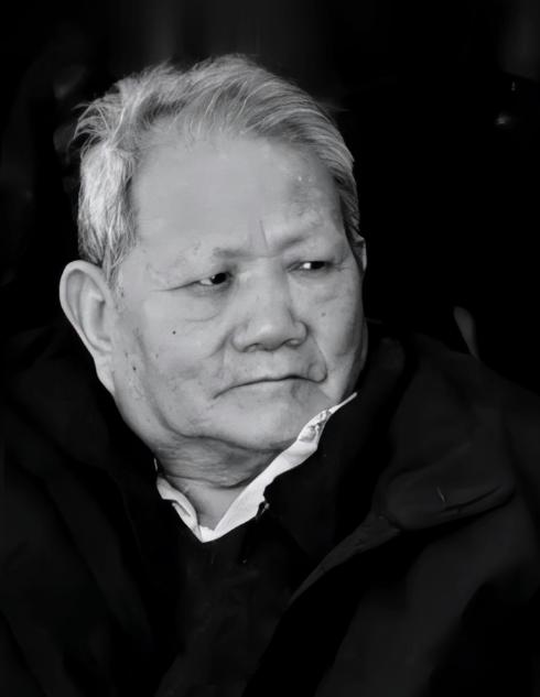 毛主席身边的保卫力量有多强？李银桥曾说：“包围毛主席的警卫部队从内到外一共有三层