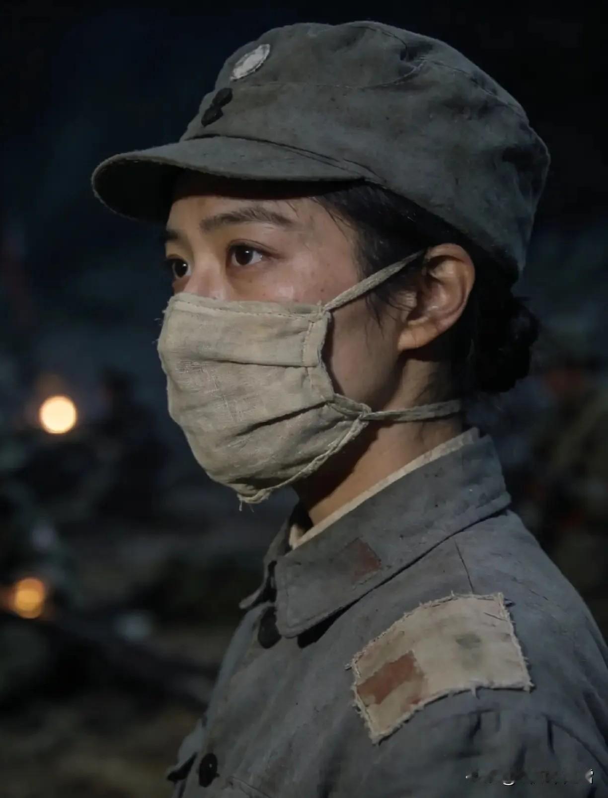 1943年秋，鬼子请女医生到监狱去做手术，女医生一看囚犯，竟是自己的丈夫！丈夫身