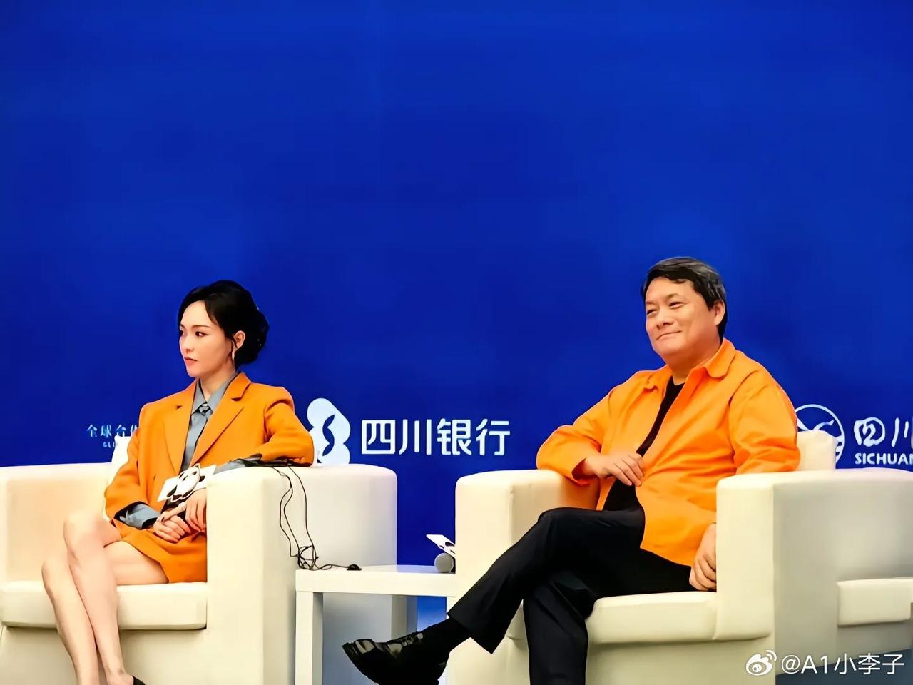 唐嫣坐姿太绝了最近成都也太热闹了，大半个娱乐圈都往这儿跑！不过最吸睛的还