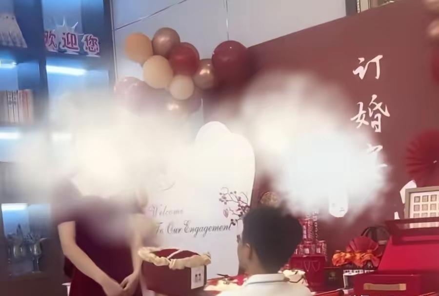 牢A的余波终于应验了。25岁英国留学生孟某前脚刚跟程序员小哥订婚，后脚在INS