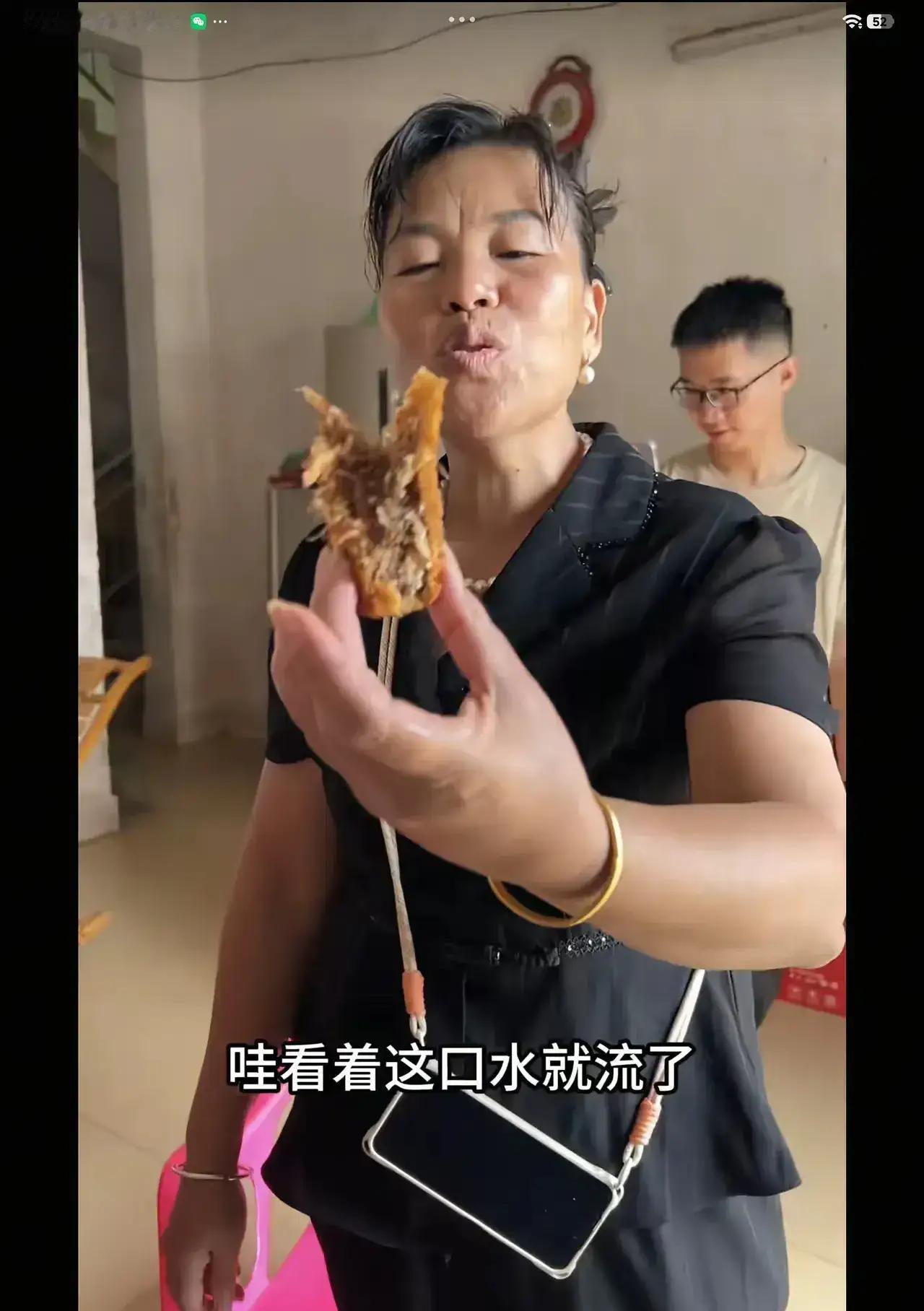 全红婵妈妈带着一车礼品回娘家，最值得看的，本来应该是她回去看妈妈这件事。可话