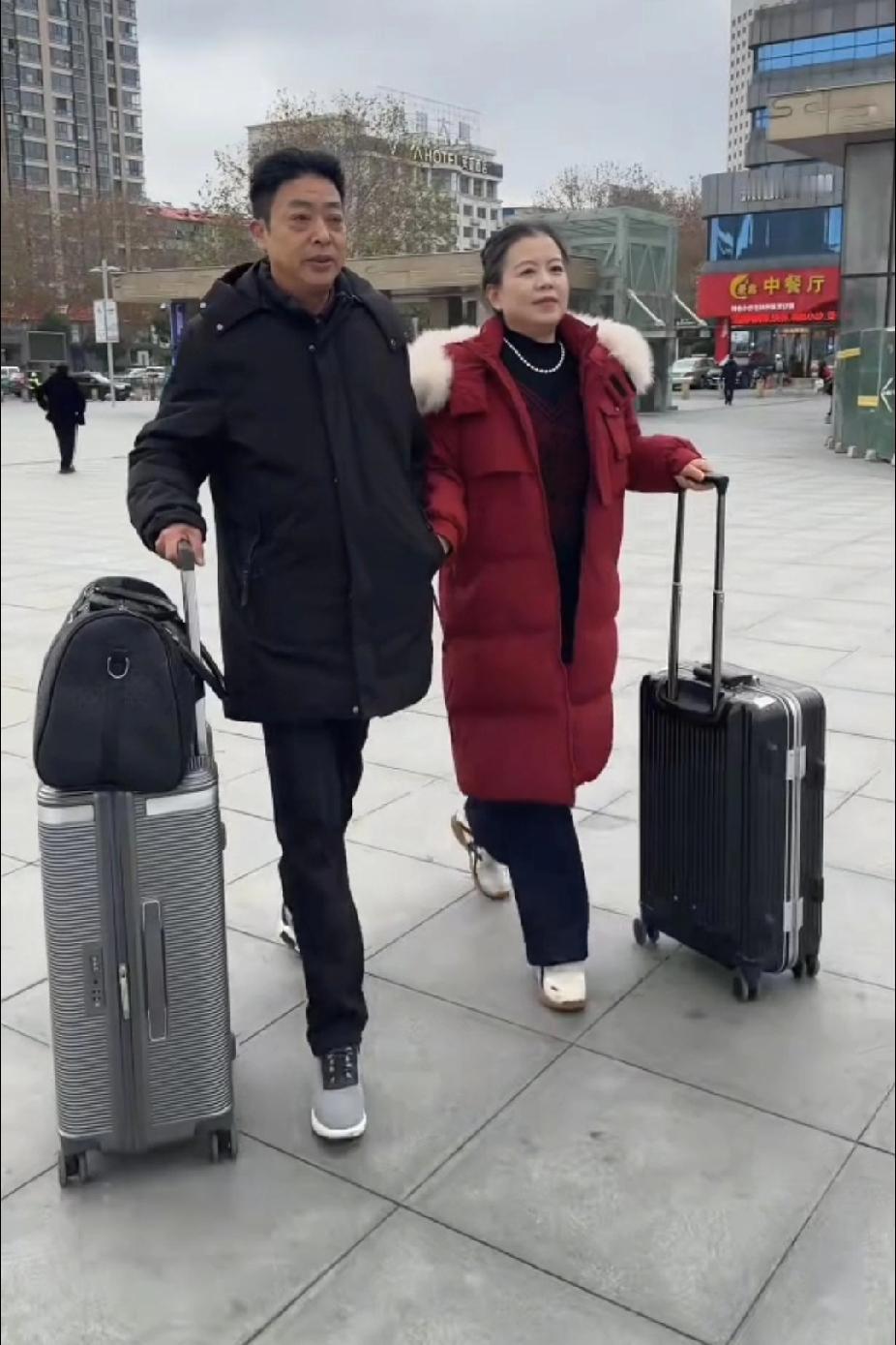 柴桑大姐直播内容分享：谁难熬，我们是攻，他们是守，你说谁难熬？来看总攻开始了