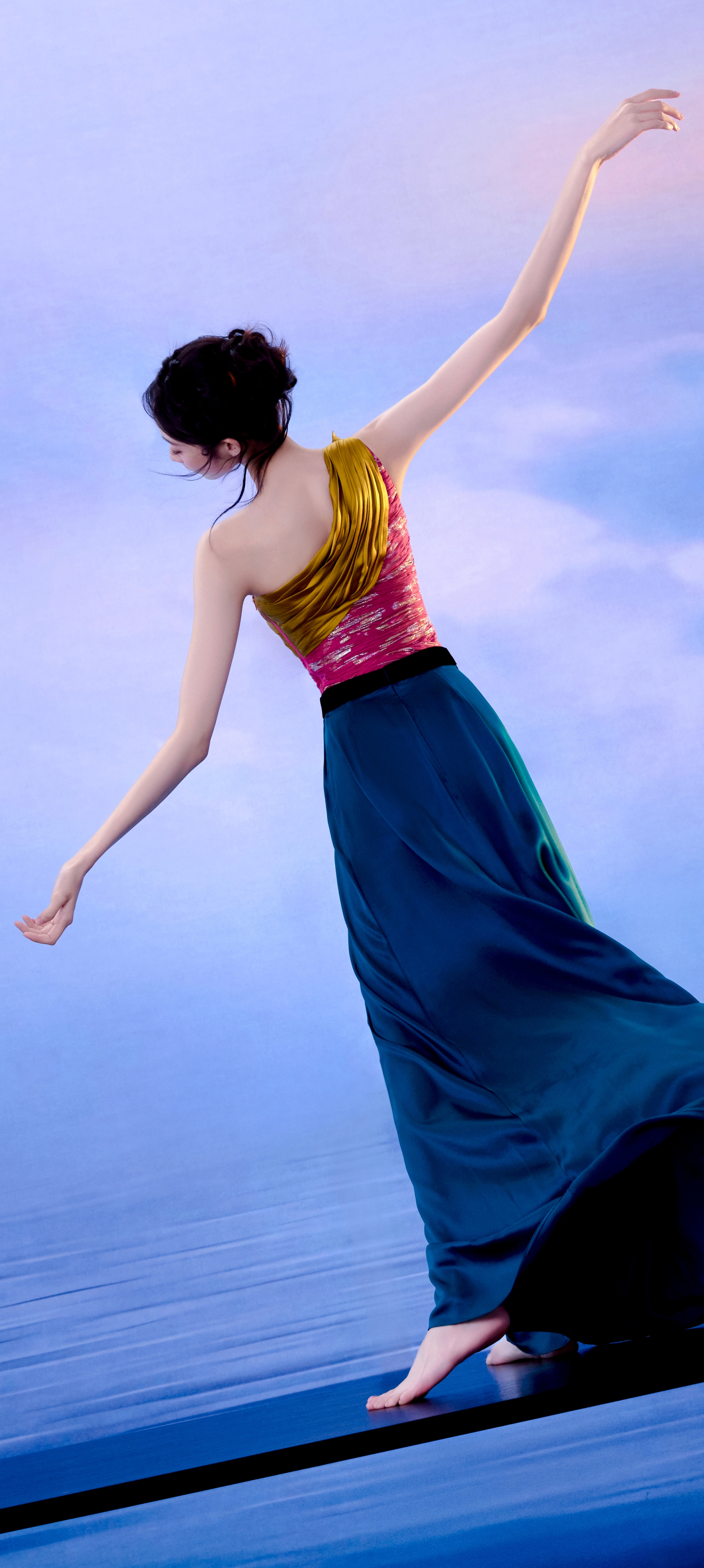 ELLE晚宴我天，张艺凡这臂展🤩🤩🤩张艺凡​​​