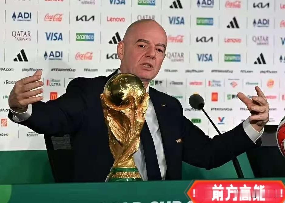 国际足联这次尴尬了在法国队1:0战胜巴拉圭的比赛中，主裁判不仅对于巴拉圭的犯规