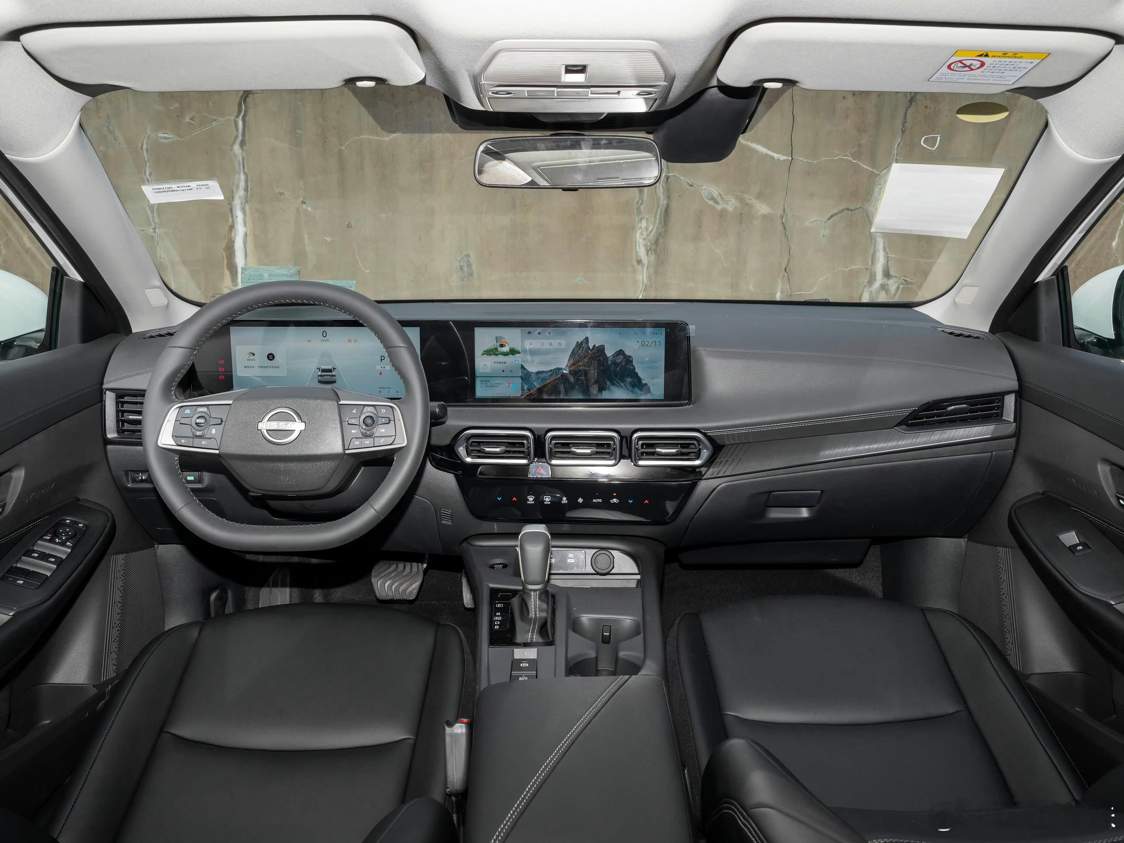 看看全新的日产轩逸，也难怪有些车你看一眼都知道适合哪个年龄段的人开，全新的方向盘