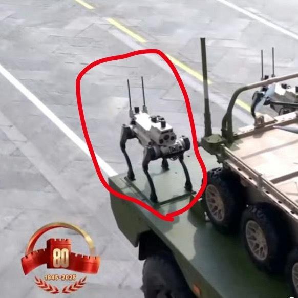 无人机科幻下次让这玩意搞个方队，想看！🙌🙌🙌​​​