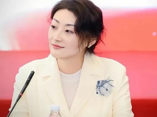 去留不定宗馥莉改革实验有迫力权利过渡许思敏宗亲派系是中立