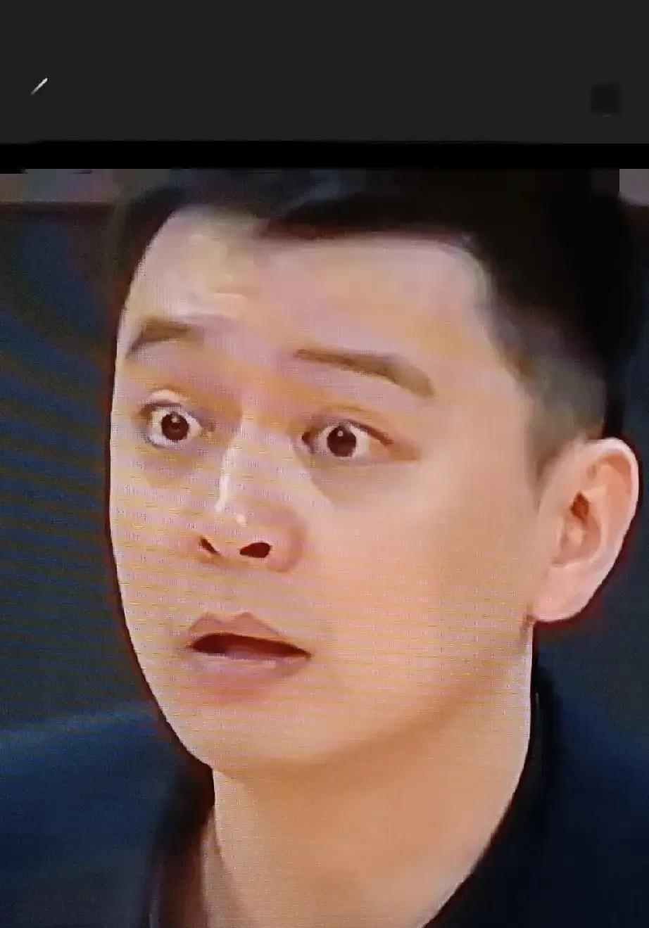 杨鸣这事，最有意思的不是“去哪儿”，而是他居然还在等广东那边松口，最近...