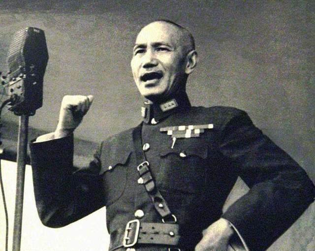 西安大决战期间，胡宗南为何不战直接撤退？马家军内部矛盾爆发，彭德怀竟用精妙假象巧