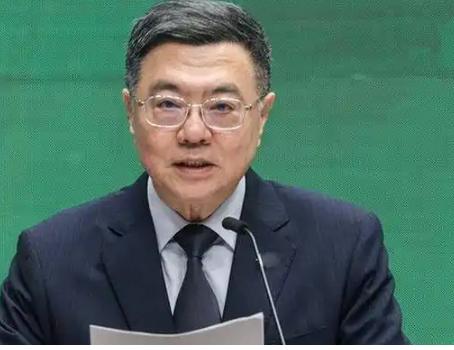 台“行政院长”卓荣泰正式宣布，10月1日，台湾地区行政机构负责人卓荣泰正式宣