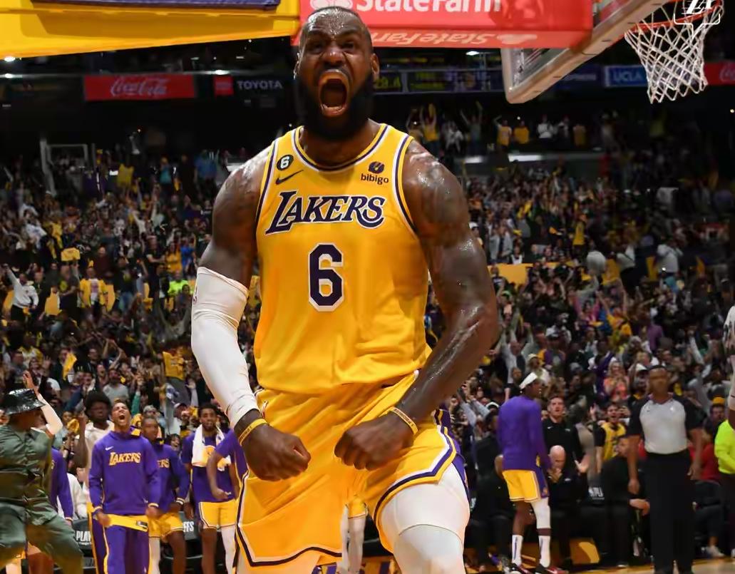 火箭输的不冤，湖人拼的是命！火箭打的是比赛，反正主力合同在身，输赢只是结果，不