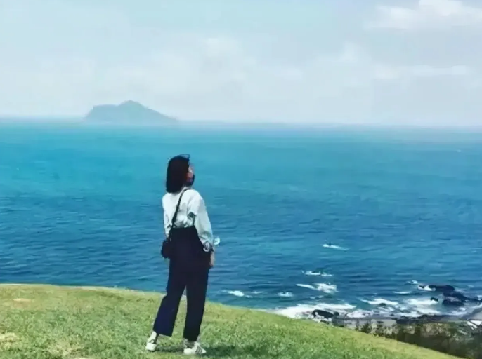 好久没有消息的初中微信群突然叽叽喳喳说个不停，原来，有人组织了一场同学聚会，我看