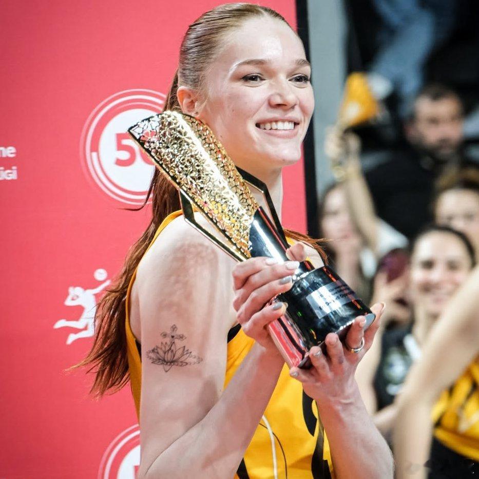 国际排坛动态马尔科娃马尔科娃谈欧冠半决赛我将自己视为球队的领袖之一。成为队友们