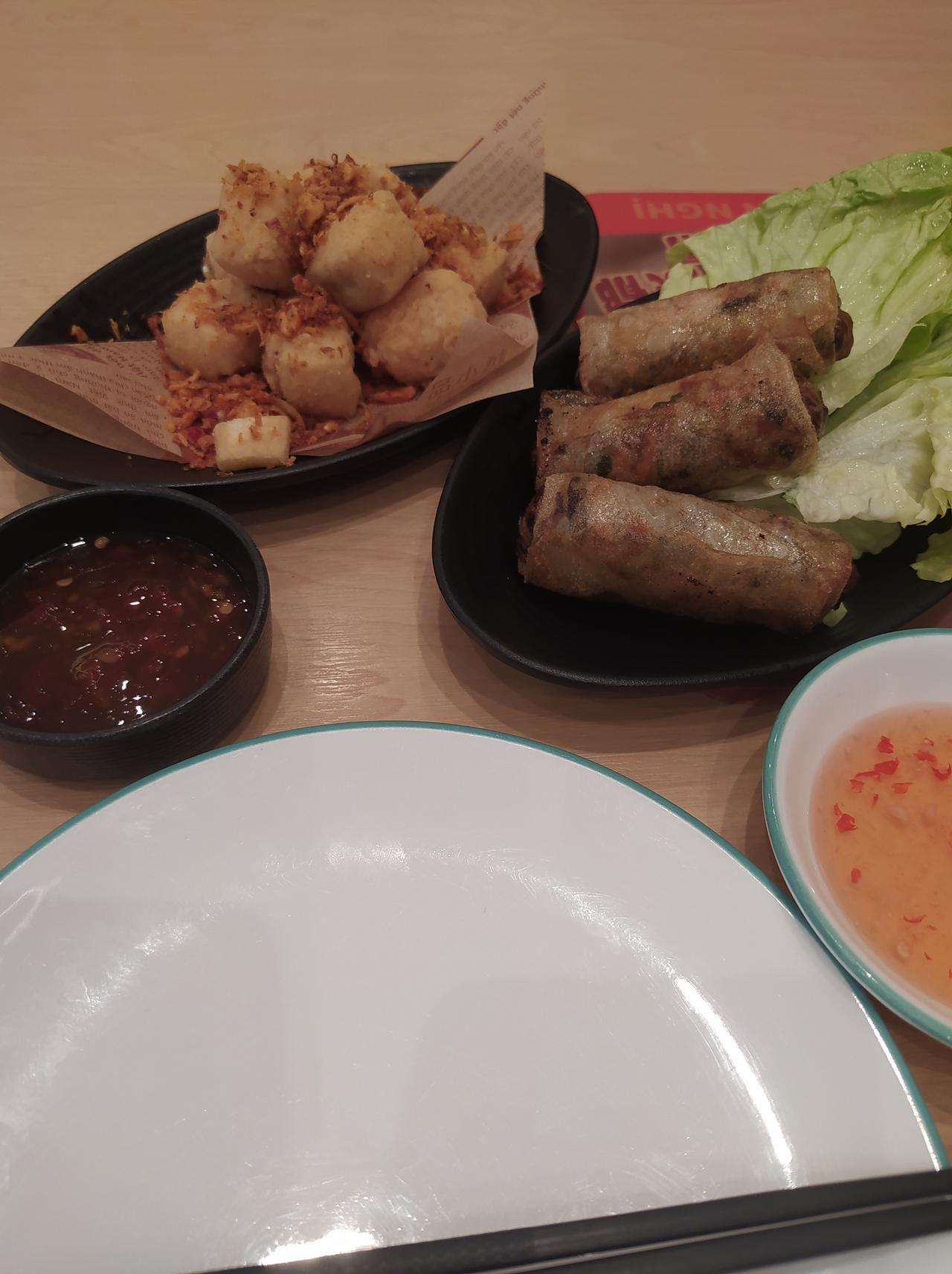 昨天出来玩，商场那么多饭店没有我合意的，不是烤肉，就是西餐，或者就是自助餐。本