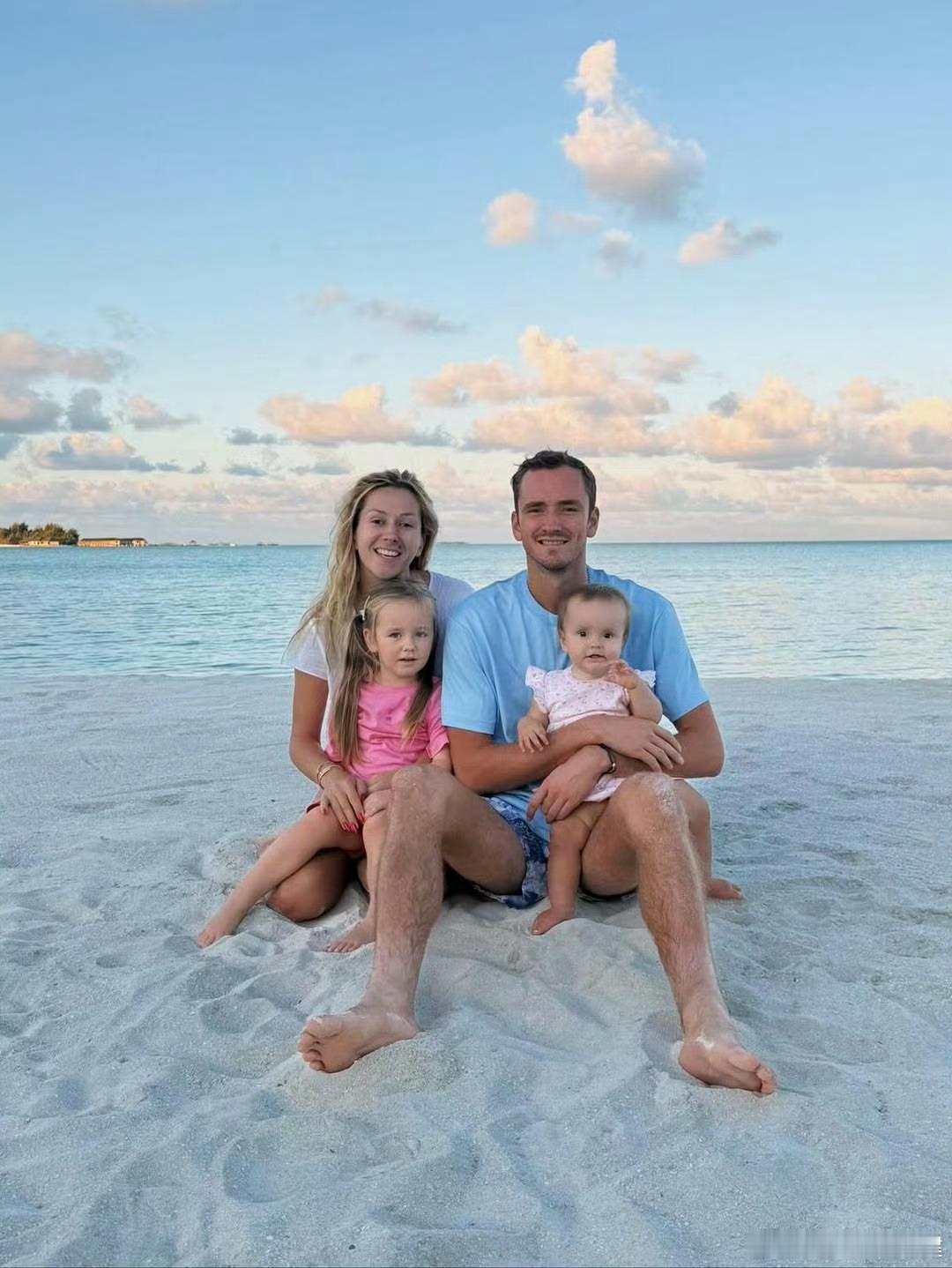 【梅总：如果我对自己排名满意那就是该退役了】梅德韦杰夫：“如果我在2026年结