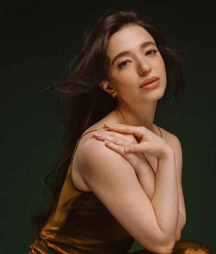 今天早上的CinemaCon上放映了米奇·麦迪森主演的《社交清算》的预告片，一些