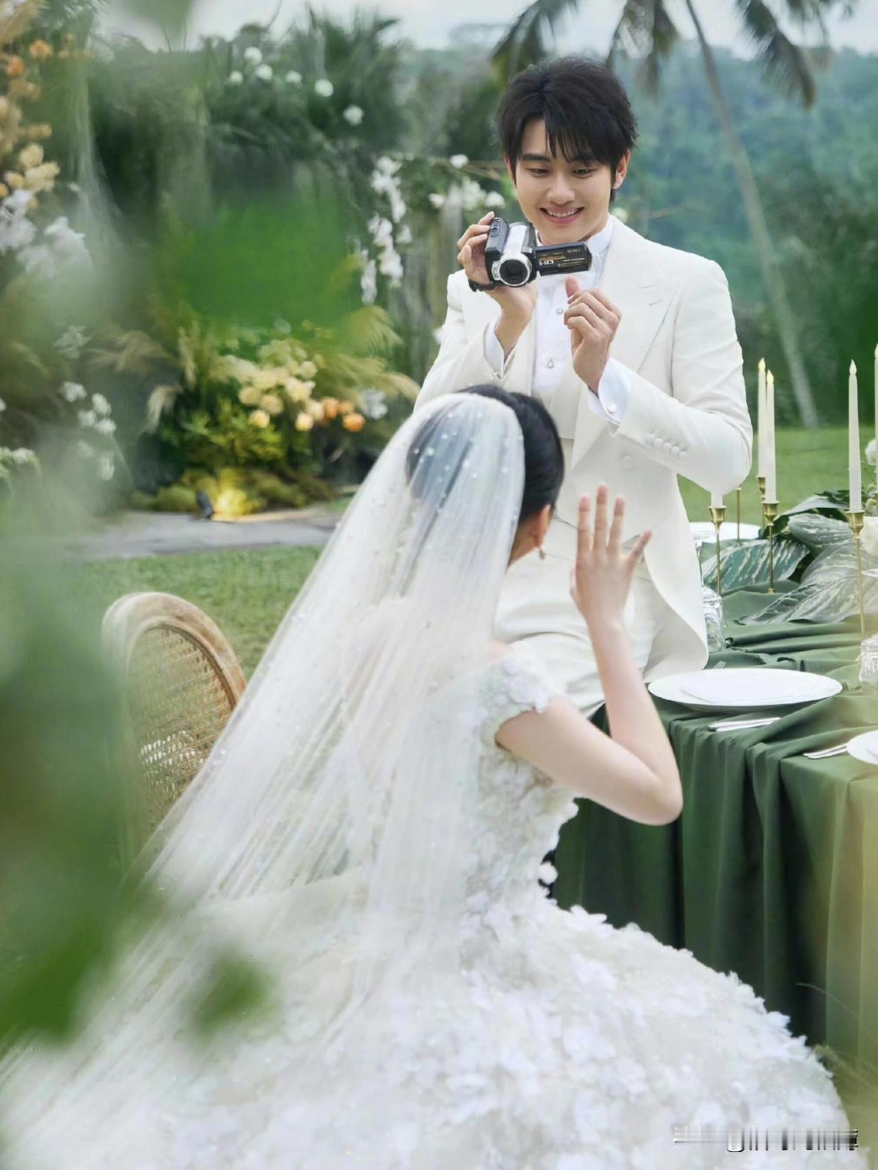 看了金莎和孙丞潇的婚纱照，真想说一句：姐姐眼光绝了！之前多少人唱衰这段相差1