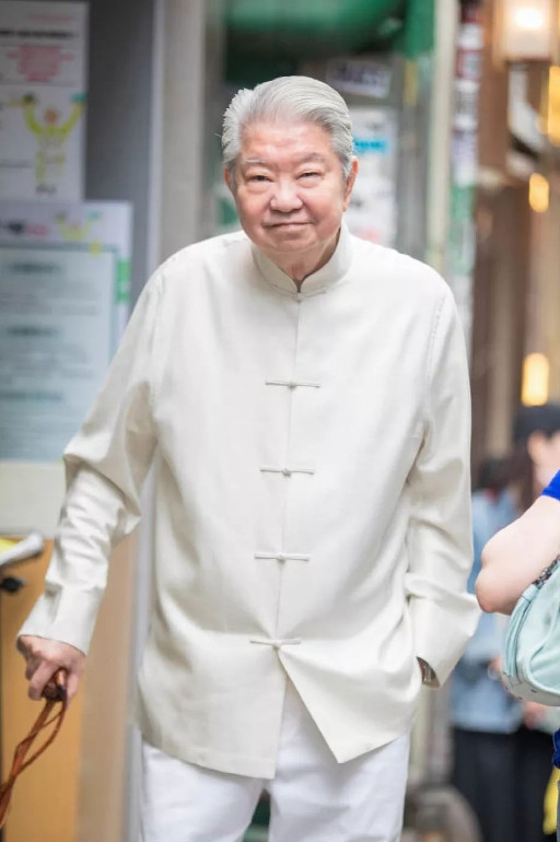 蔡澜先生潇洒了一辈子。连身后事安排的方式也都很“蔡澜”。一直很欣赏蔡澜洒脱的处事