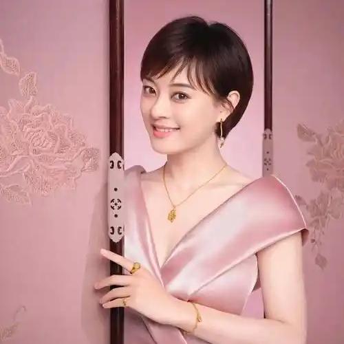 演员孙俪说：“我经纪人现在都不愿意在我家吃饭了，他们觉得我吃饭太无趣。我对吃确实